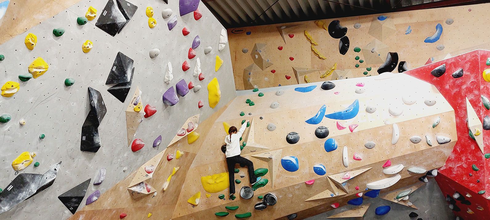 Besuch der Outdoor-Kletterwand